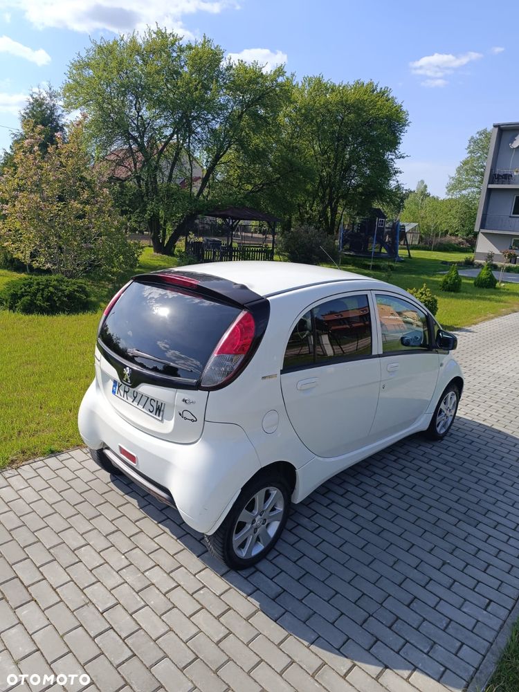 Peugeot iOn High Line - 3