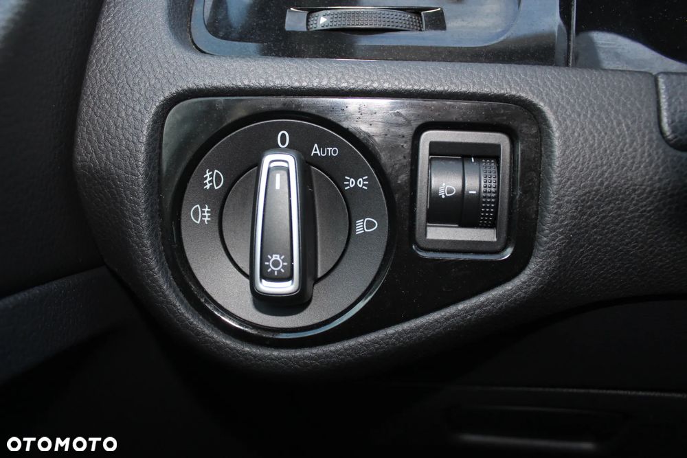 Volkswagen Golf - 29