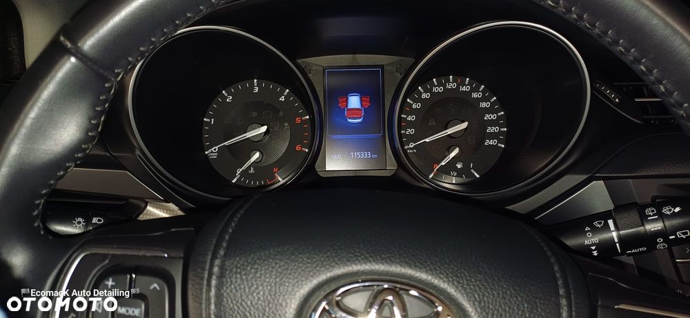 Toyota Avensis - 8