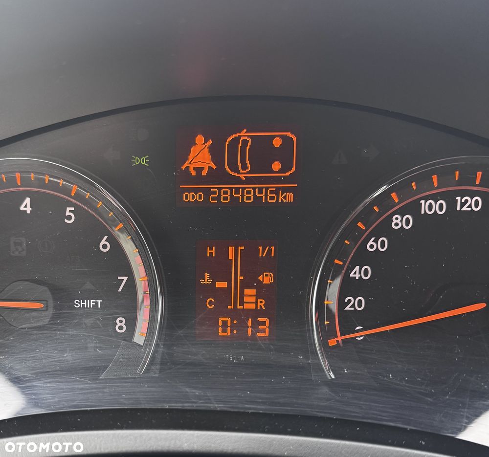 Toyota Avensis - 27