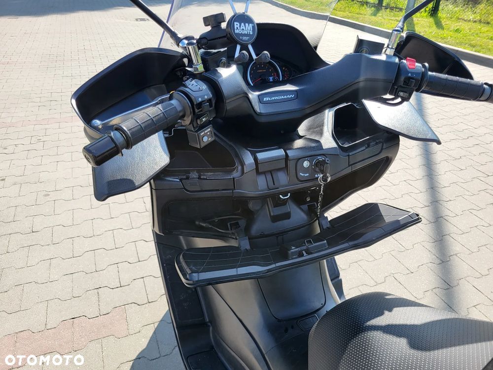 Suzuki Burgman - 7