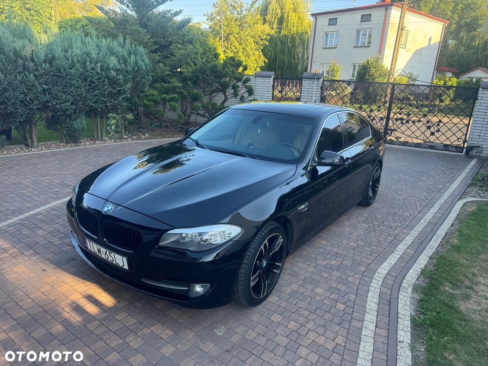 BMW Seria 5 528i xDrive - 18