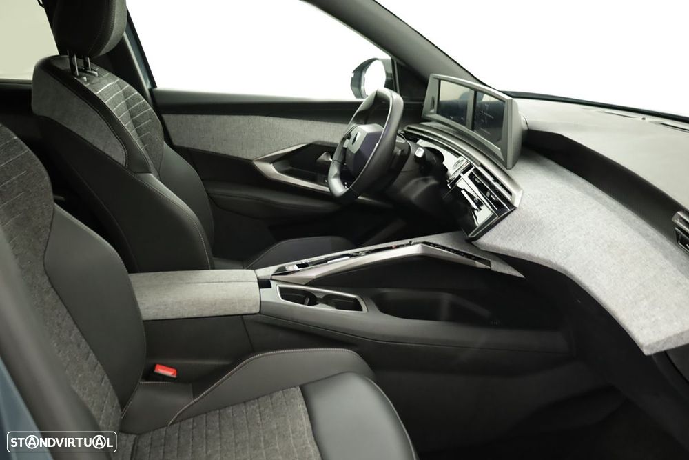 Peugeot 5008 1.2 Hybrid Allure e-DCS6 - 21