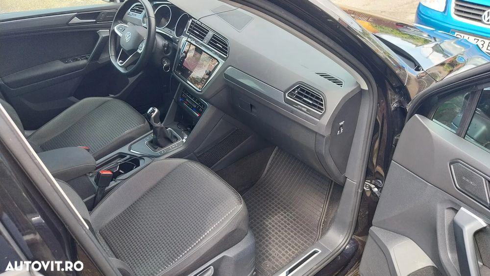 Volkswagen Tiguan - 12