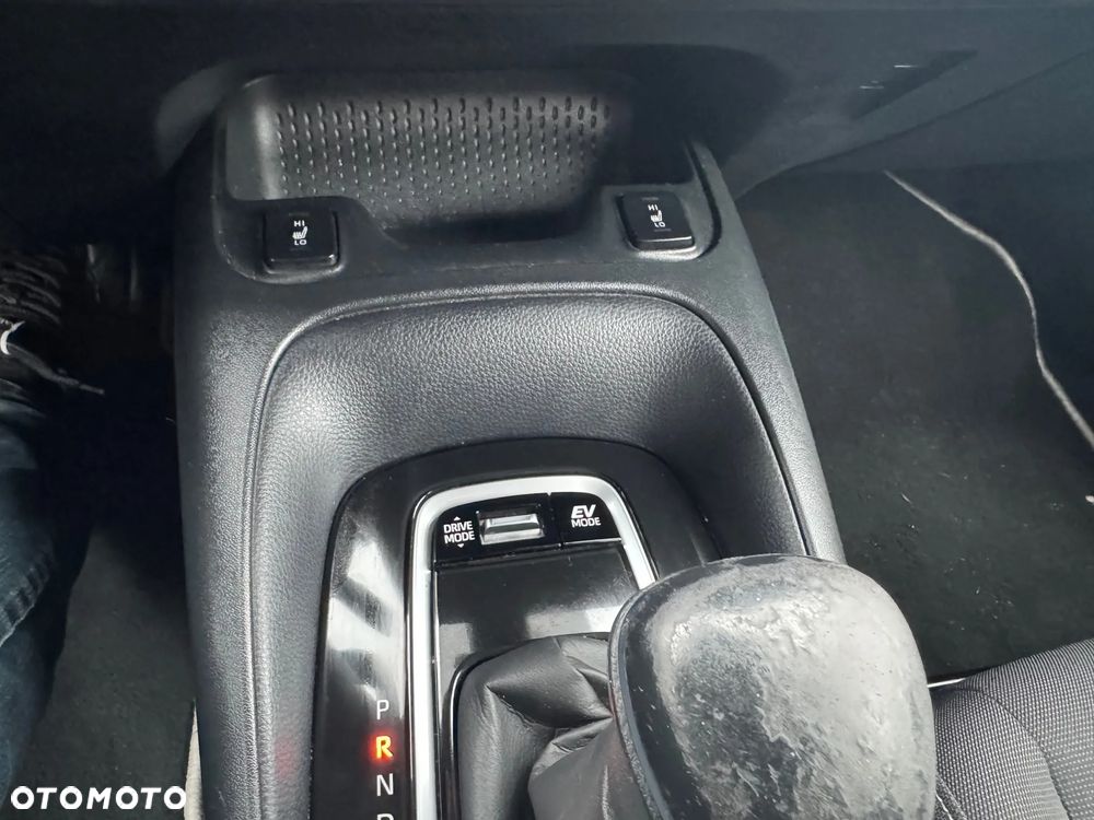 Toyota Corolla 1.8 Hybrid Comfort - 17