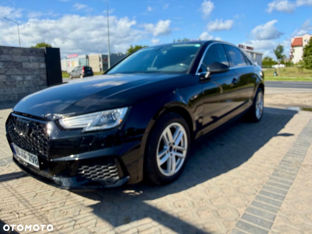 Audi A4 Limousine - 4