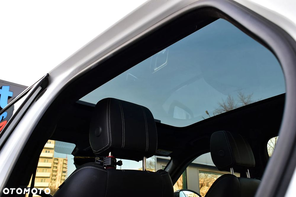 Land Rover Range Rover Velar 2.0 P250 R-Dynamic HSE - 18