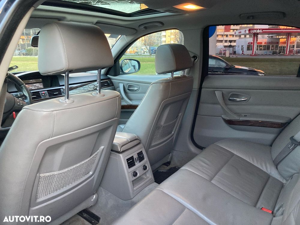 BMW Seria 3 320i Aut. - 7