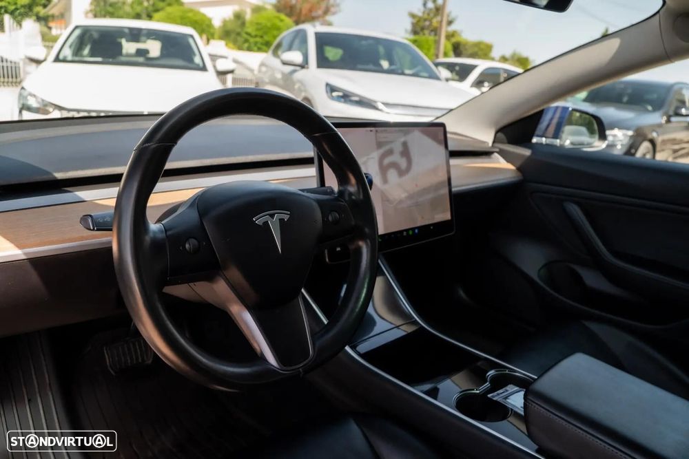 Tesla Model 3 Standard Range Plus RWD - 3