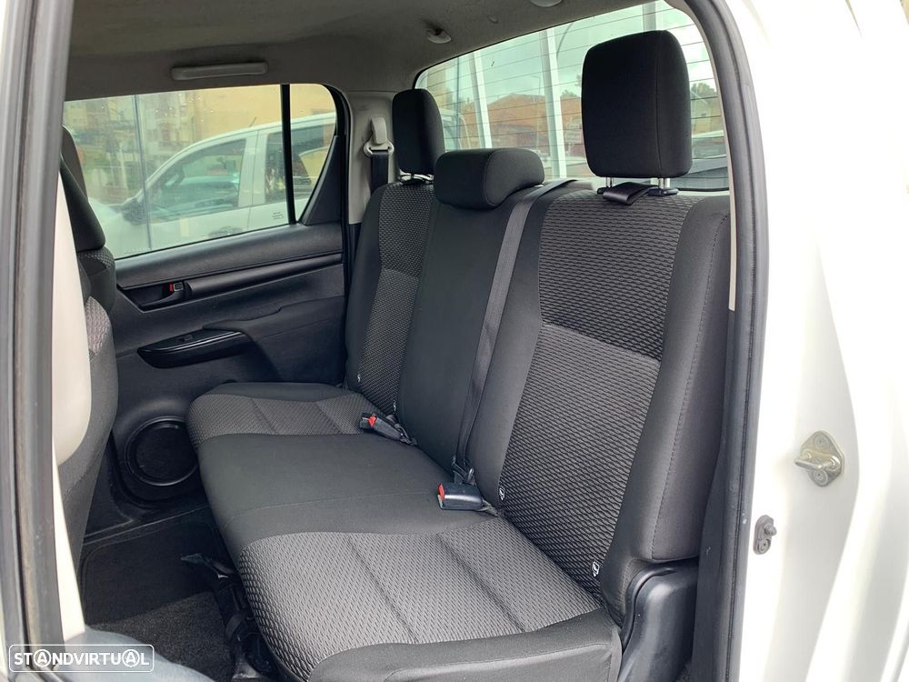 Toyota Hilux 2.4 D-4D 2WD CD - 16
