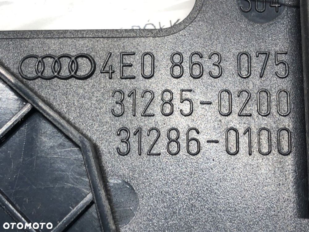 SCHOWEK PÓŁKA POD TELEFON - 73.00 PLN - AUDI A8 D3 (4E2, 4E8) 2002 - 2010 S8 quattro 331 kW [450 - 6