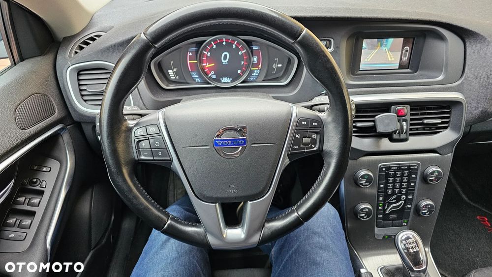 Volvo V40 T3 Momentum - 31