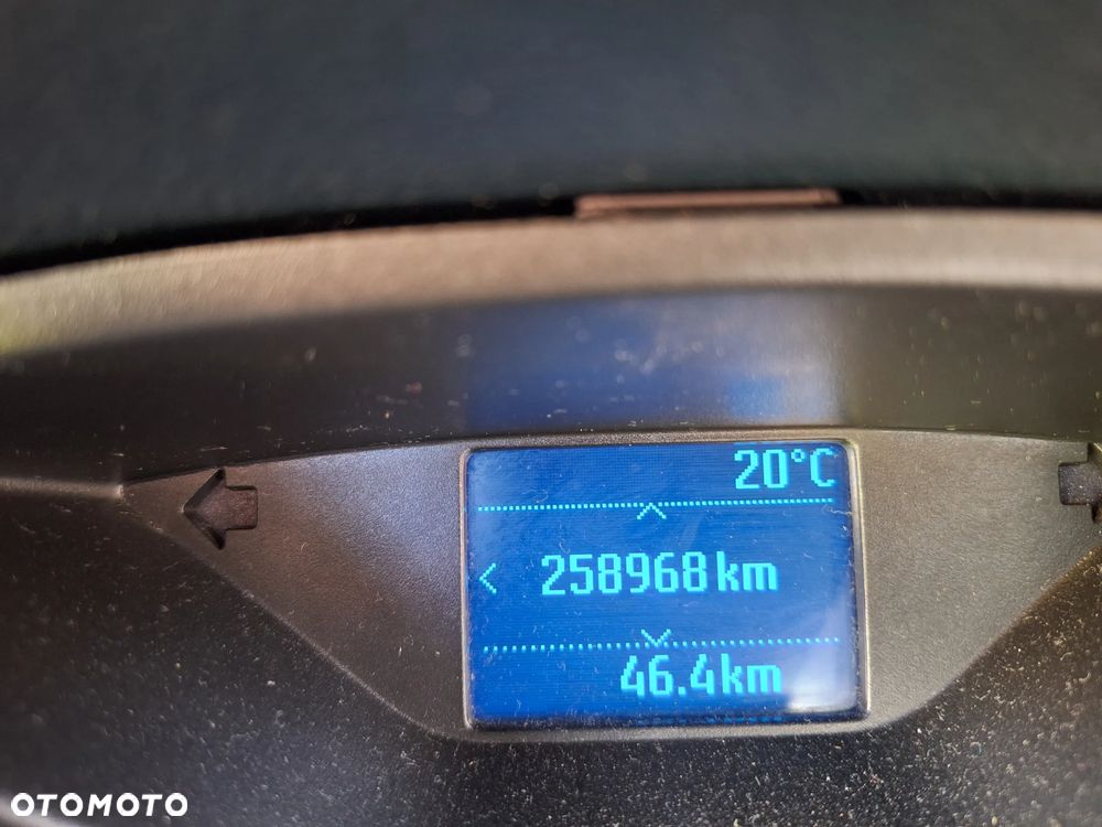 Ford Grand C-MAX - 11