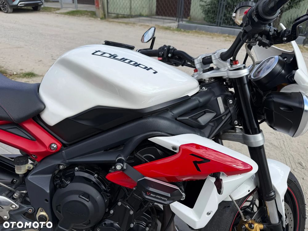 Triumph Street Triple - 12