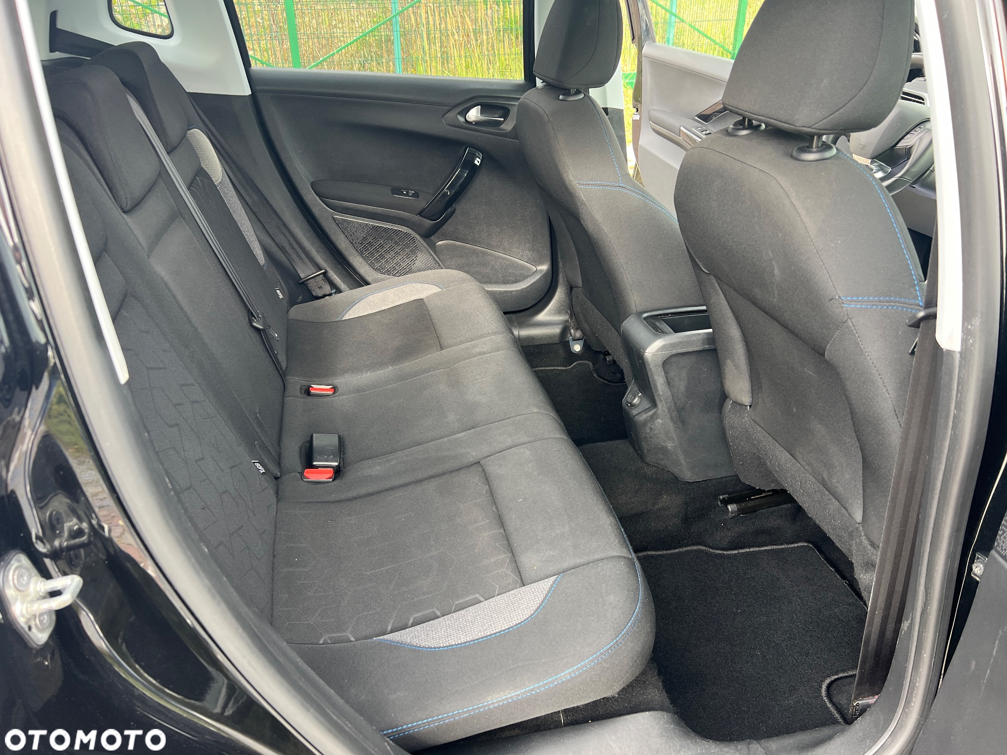 Peugeot 2008 1.2 Pure Tech Signature - 11