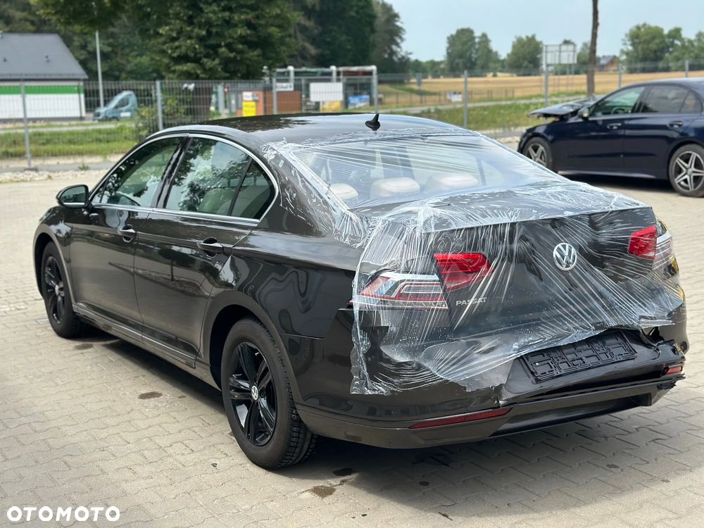 Volkswagen Passat - 7