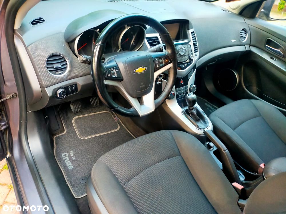 Chevrolet Cruze - 10
