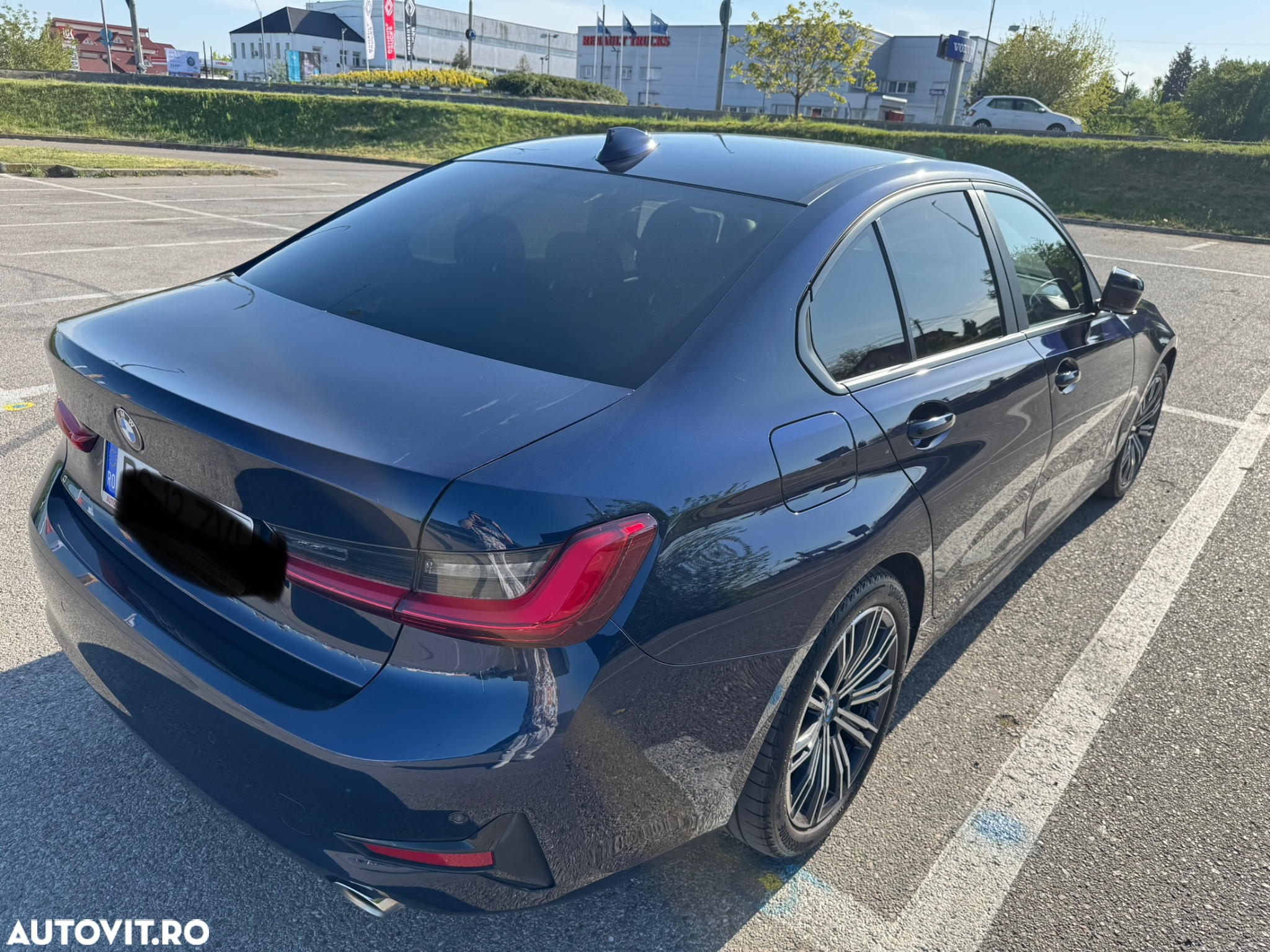 BMW Seria 3 318i Aut. Luxury Line - 8
