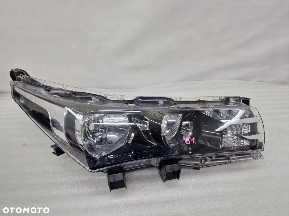 TOYOTA COROLLA E16 E18 13- LAMPA LED PRAWA PRZEDNIA PRZÓD , NR 81110-02E71-00 , NR AUKCJI LL61 - 1