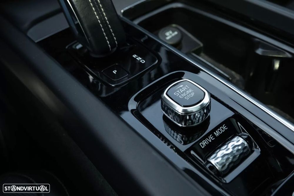 Volvo XC 60 2.0 B5 R-Design - 17