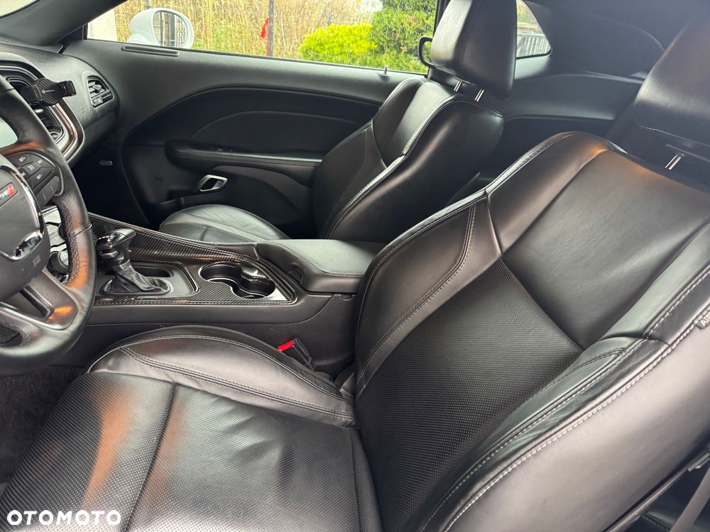 Dodge Challenger 3.6 SXT Plus - 12