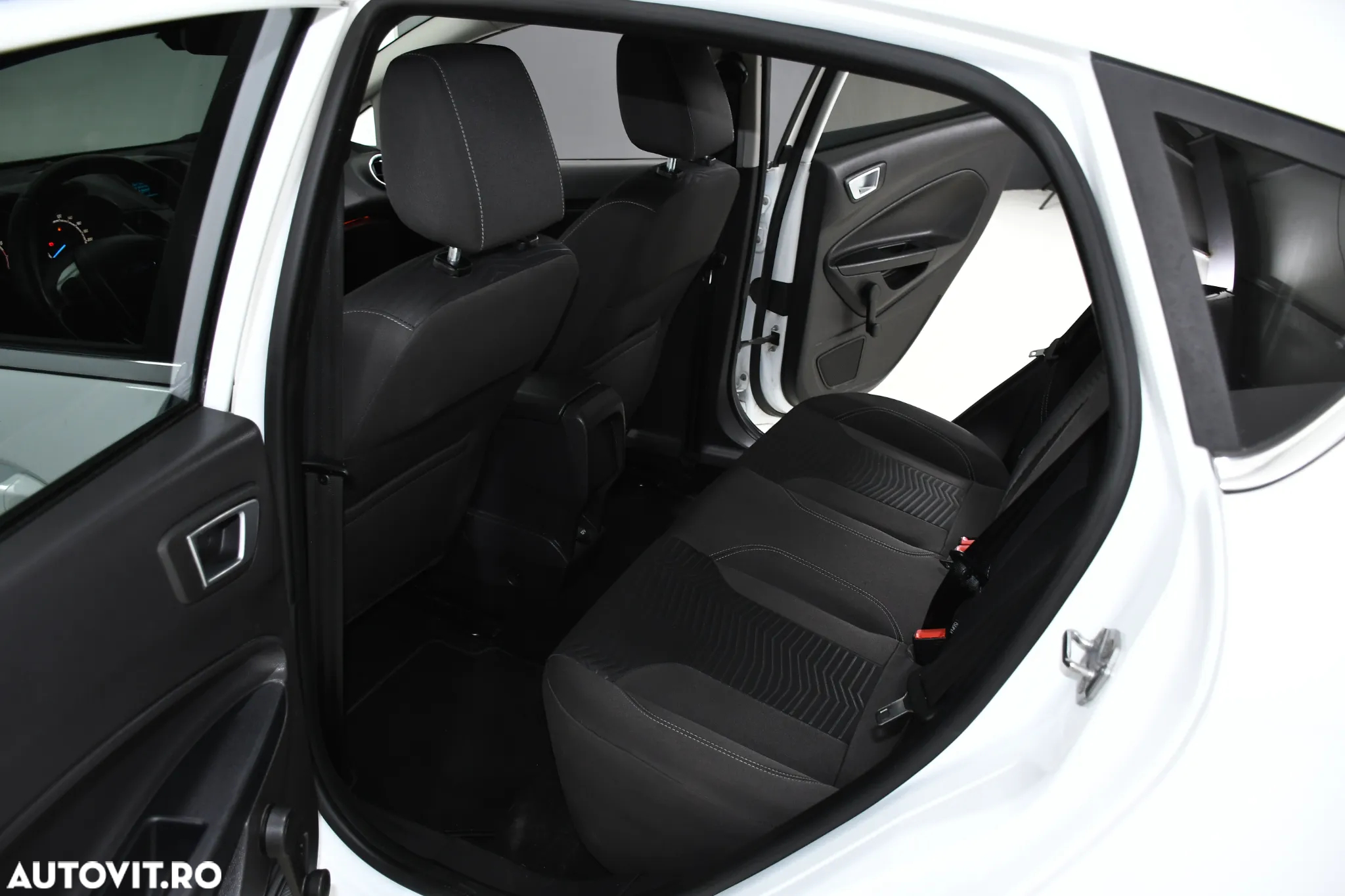 Ford Fiesta 1.0 EcoBoost S&S Aut. ACTIVE - 6