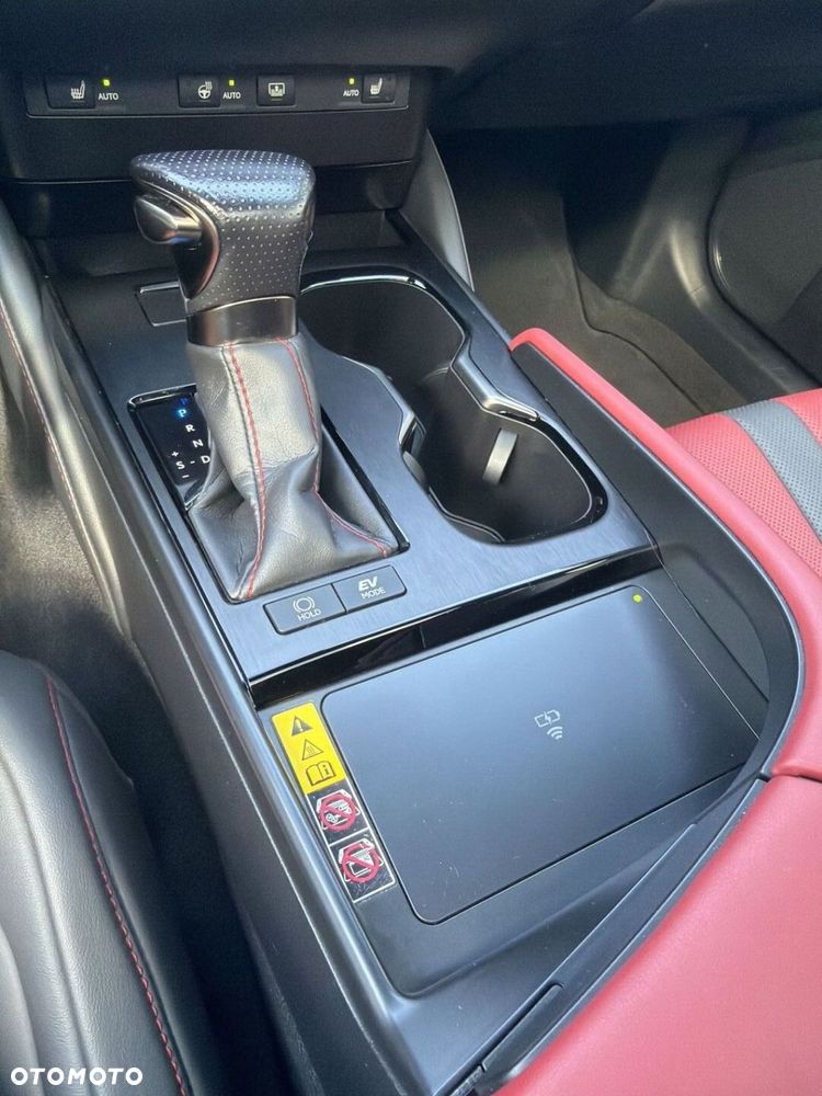 Lexus ES 300h F Sport Edition - 18