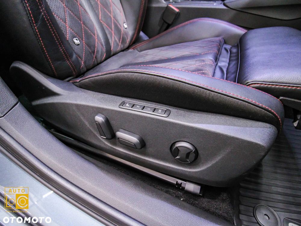 Skoda Octavia 2.0 TDI DSG RS Plus - 37