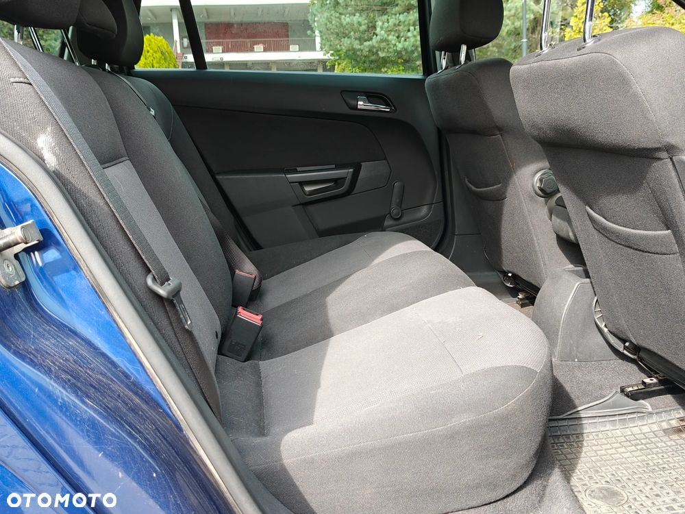 Opel Astra 1.7 CDTI DPF - 19