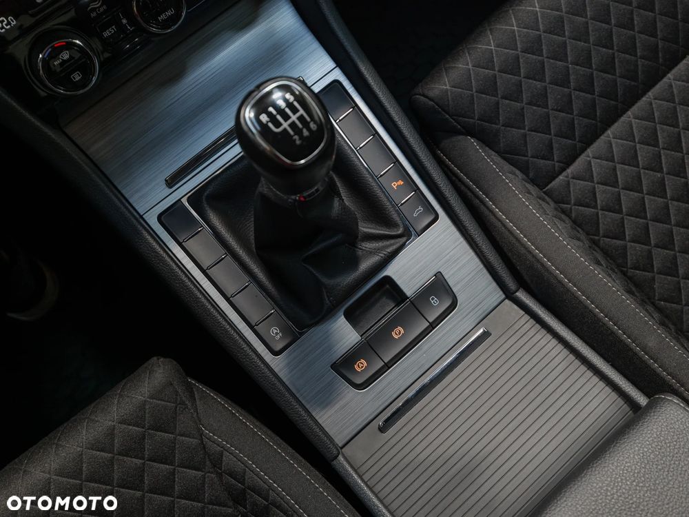 Skoda Superb 1.5 TSI Ambition - 33