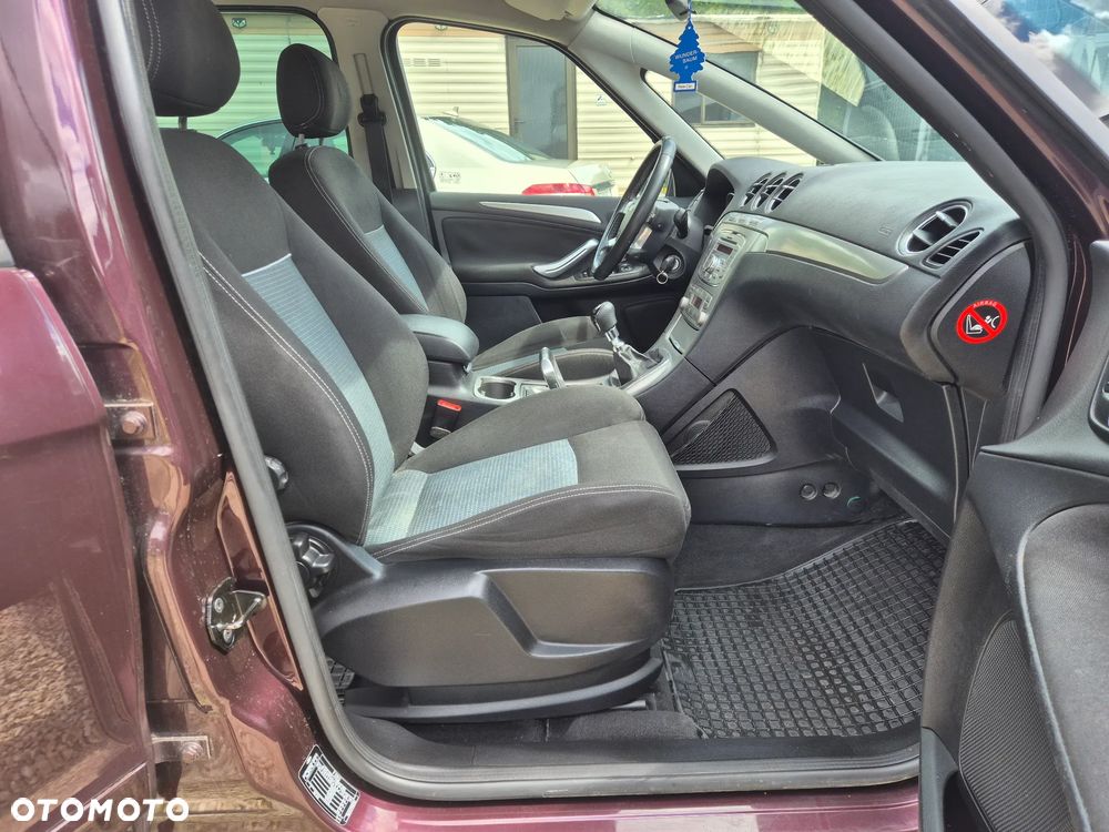 Ford S-Max - 21
