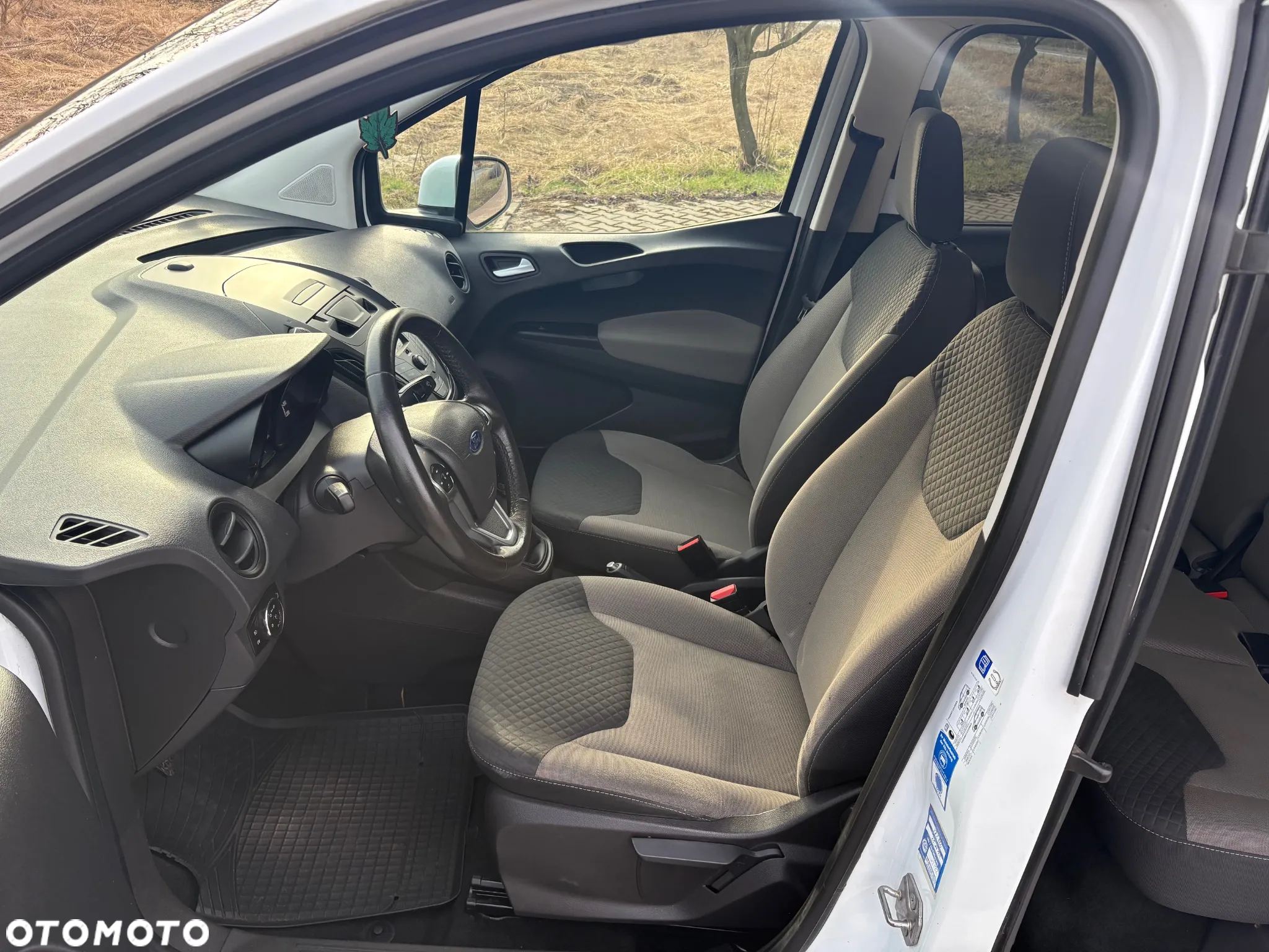 Ford Tourneo Courier 1.5 TDCi S&S Sport - 9