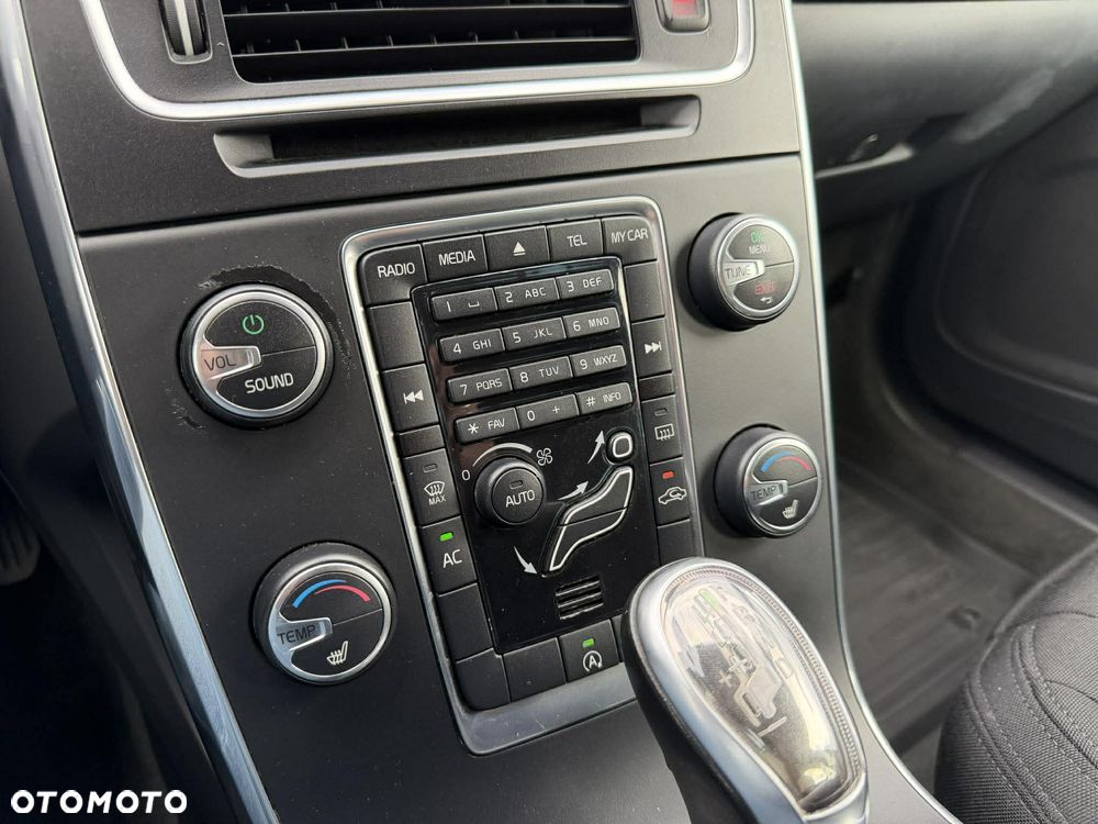 Volvo V60 D3 Geartronic Summum - 14