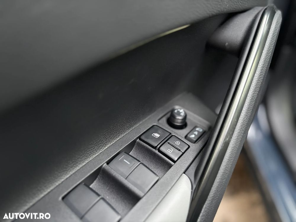 Toyota Corolla Cross HEV DYNAMIC FWD 2.0 - 13