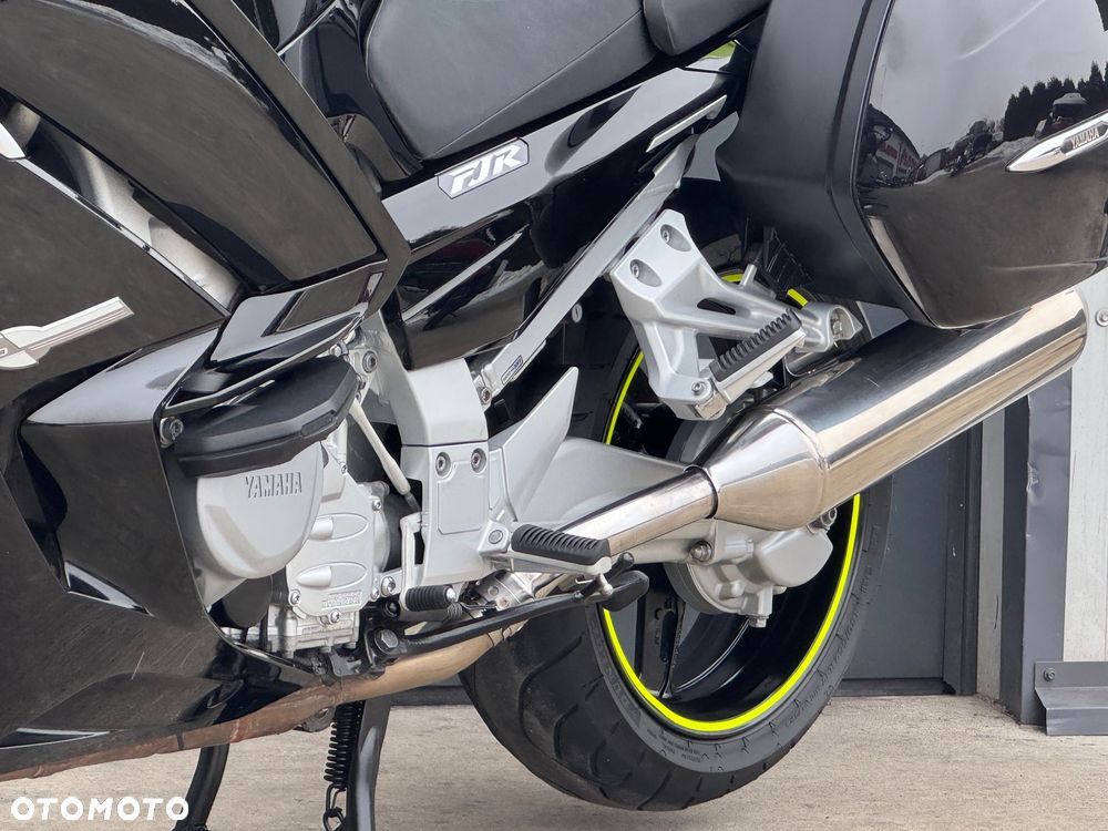 Yamaha FJR - 27