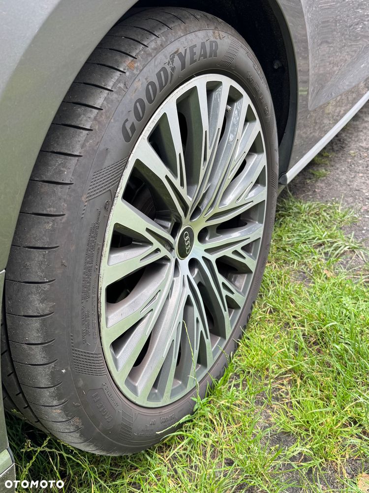 Audi A8 - 7