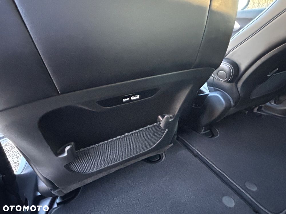 Chrysler Pacifica - 19