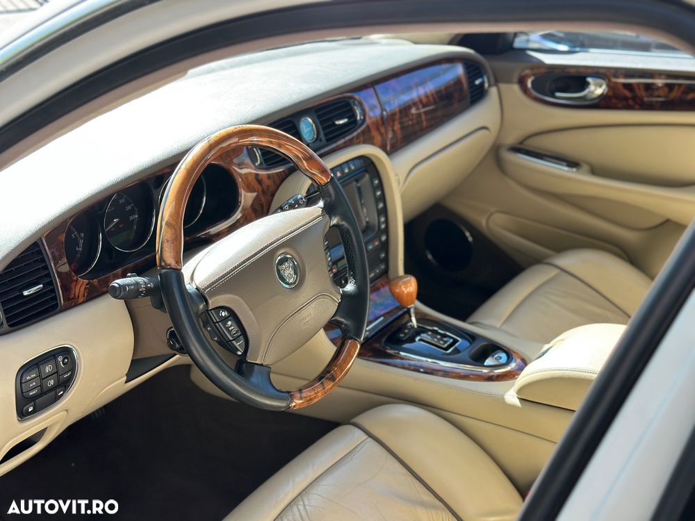 Jaguar XJ - 6