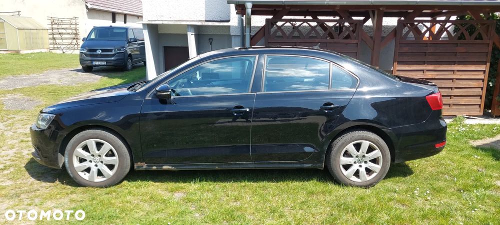 Volkswagen Jetta 1.6 TDI Trendline - 5