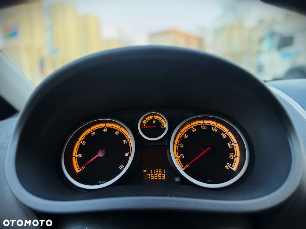 Opel Corsa - 13