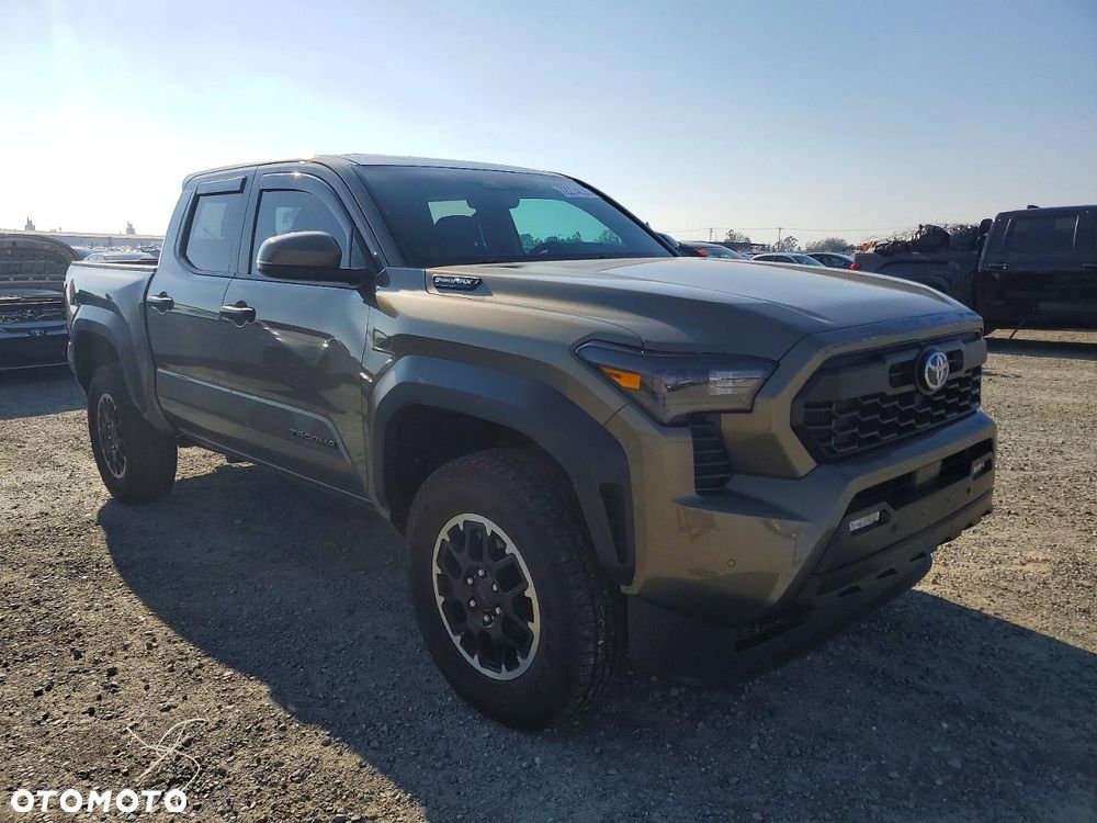 Toyota Tacoma - 2
