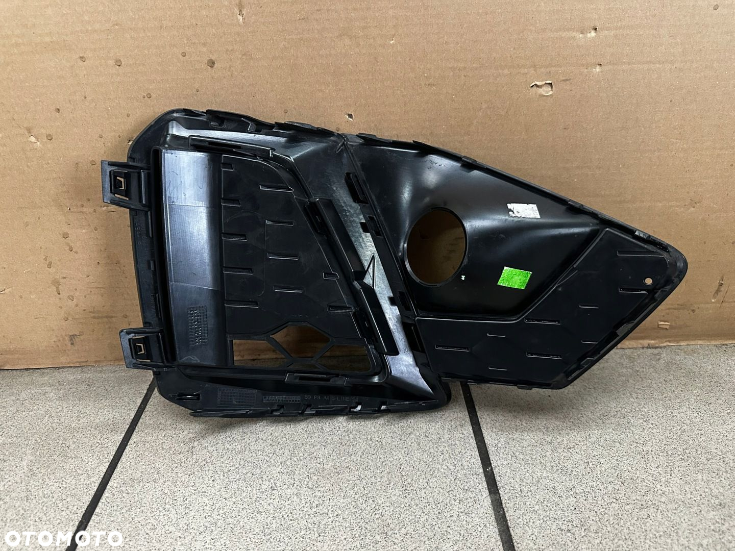 KRATKA ZDERZAKA AUDI A4 B9 LIFT 8W0807682AM - 6