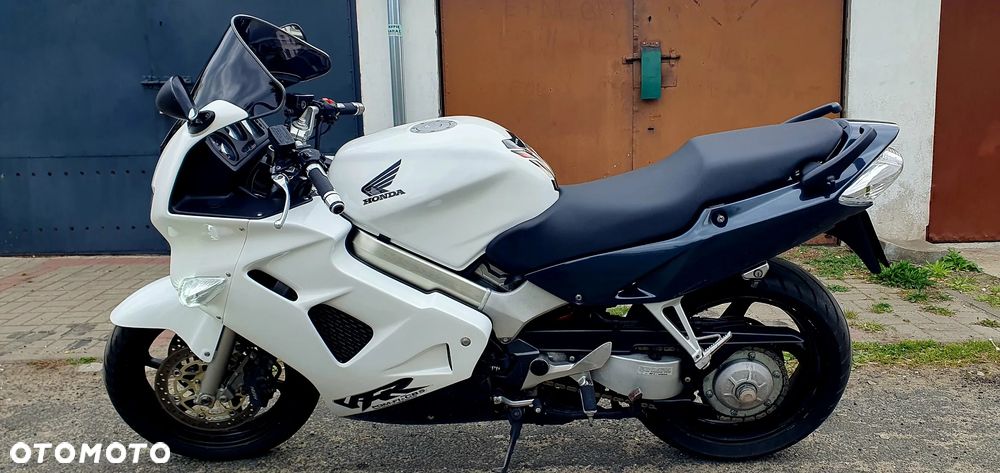 Honda VFR - 1