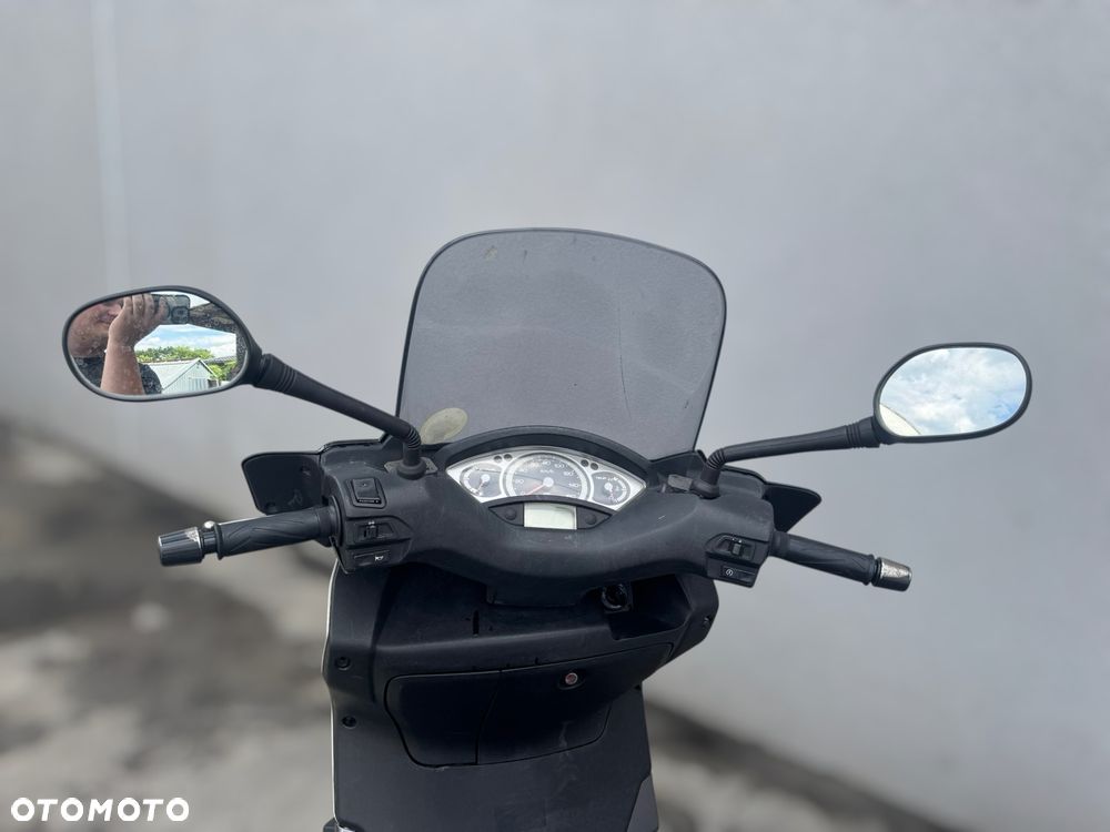 Yamaha X-max - 14