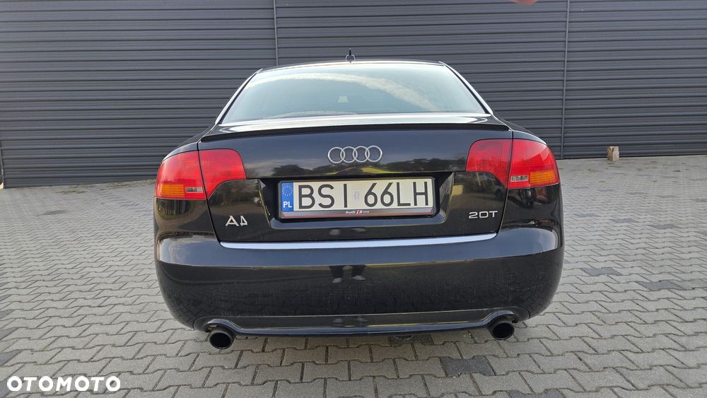 Audi A4 Limousine - 5