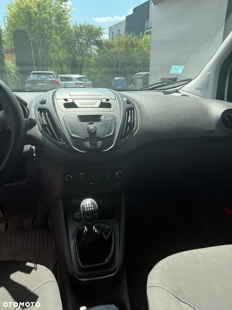 Ford Transit Courier - 14