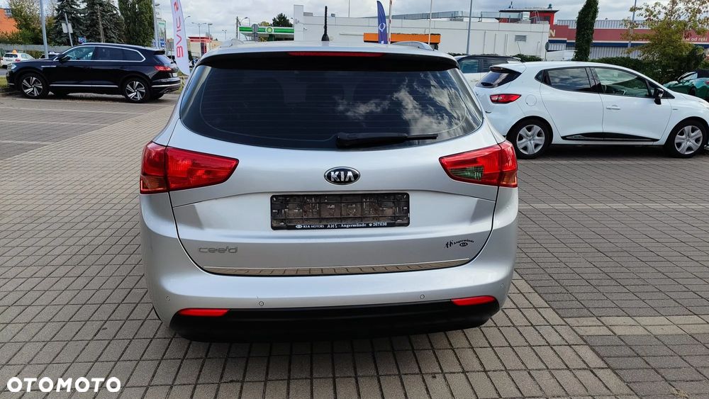 Kia Ceed 1.6 GDI SW Edition 7 - 6