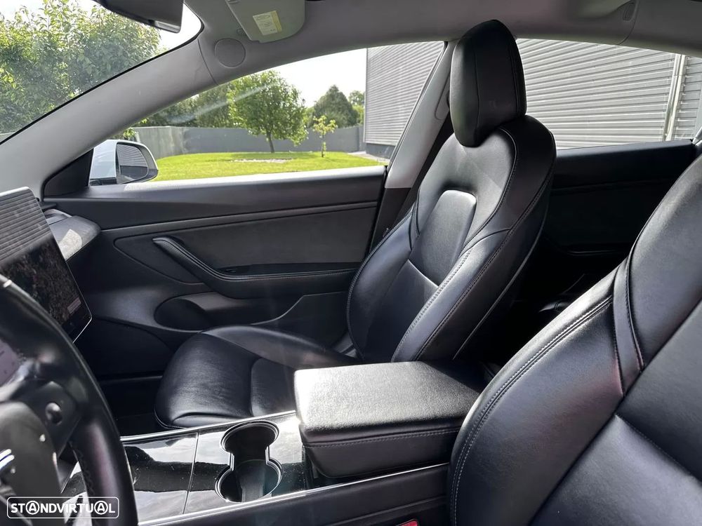 Tesla Model 3 Standard Range Plus RWD - 32