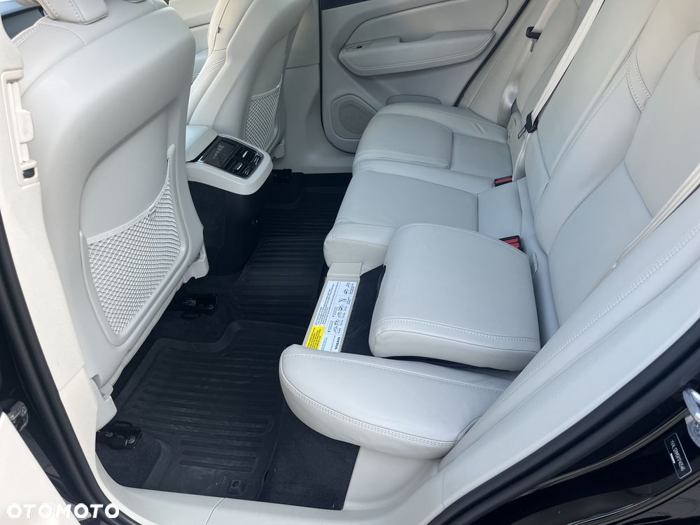 Volvo XC 60 B5 B AWD Ultimate Dark - 15