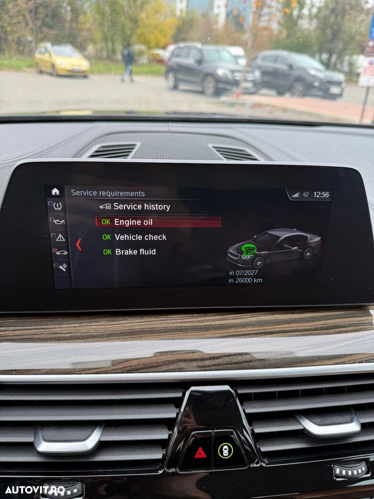 BMW Seria 5 520i AT - 24